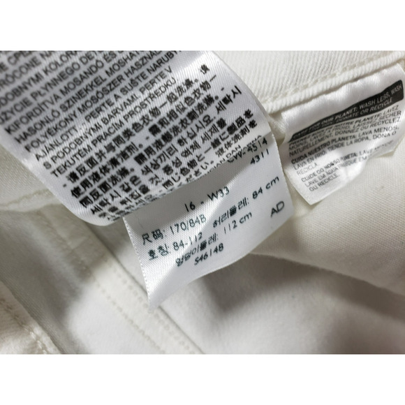 Levis Jeans Size 16 Womens White Pants Stretch Mid Rise Classic Capri Cuffed NWT - Picture 9 of 16